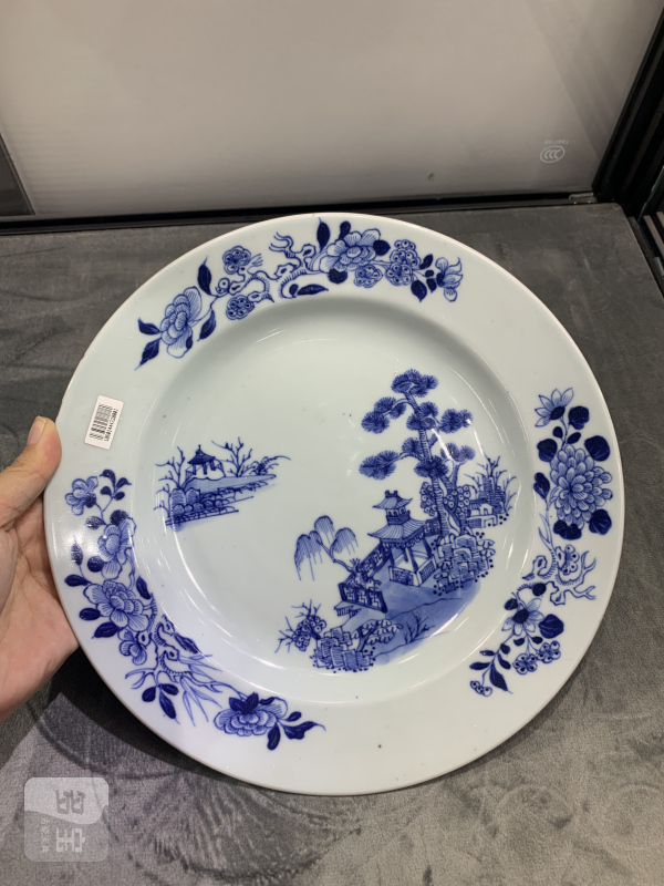 清雍正青花山水楼阁纹折沿盘 - 图2